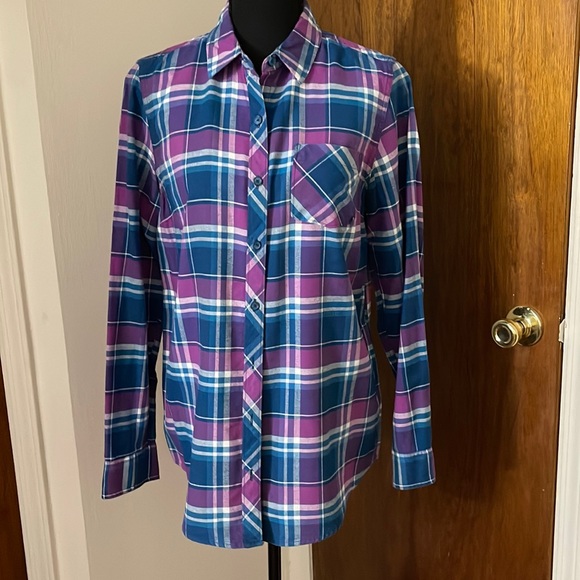 Tommy Hilfiger Tops - Tommy Hilfiger - Plaid Pink/Blue Long Sleeve Button Down Shirt - Size M